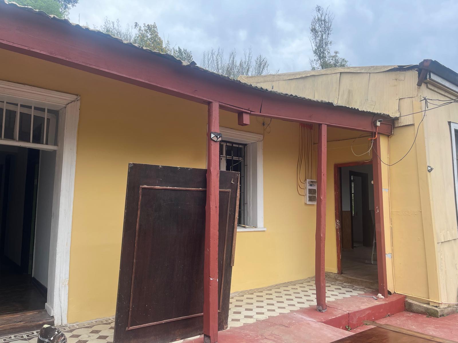 Patio y exterior de la casa en arriendo en Valparaíso