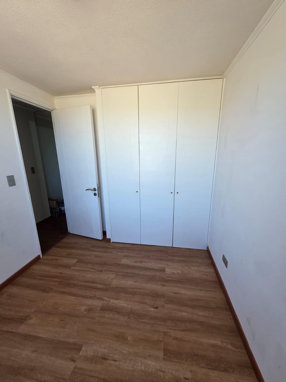 Dormitorio principal con closet